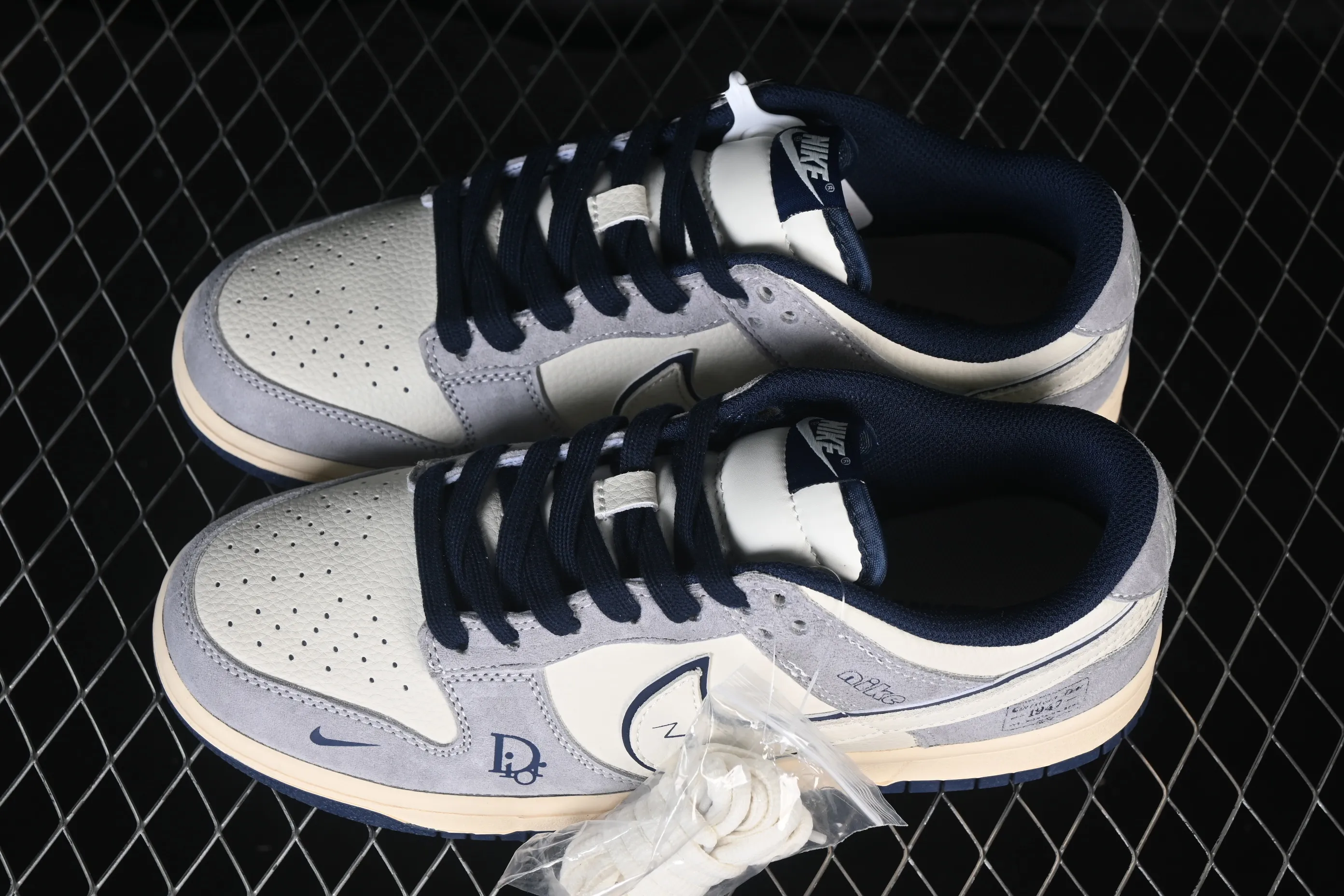 All categories Nk SB Dunk Series Nk SB Dunk Low High-end customized low-top sneakers Nike SB Dunk Low Dior co-branded Haze Blue Anniversary high-end customized low-top casual sneakers DN3168-014